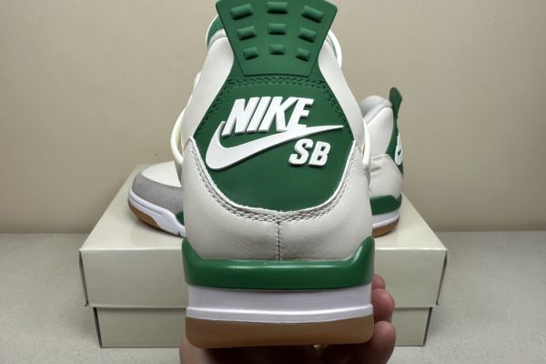 Jordan 4 x SB Pine Green - PK 4.0 Batch 1