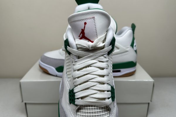 Jordan 4 x SB Pine Green - PK 4.0 Batch 2