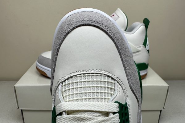Jordan 4 x SB Pine Green - PK 4.0 Batch 3