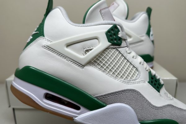 Jordan 4 x SB Pine Green - PK 4.0 Batch 4