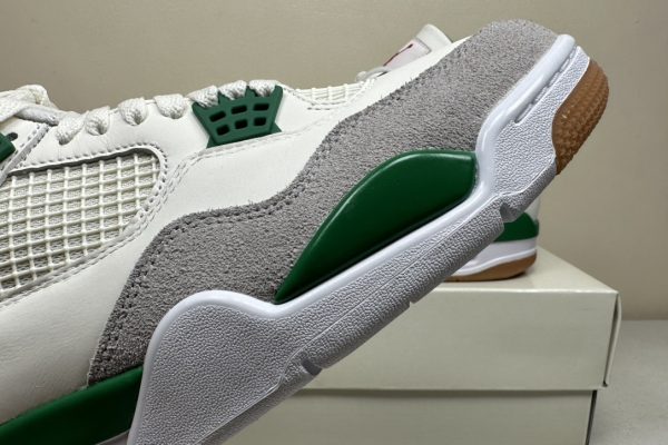 Jordan 4 x SB Pine Green - PK 4.0 Batch 5