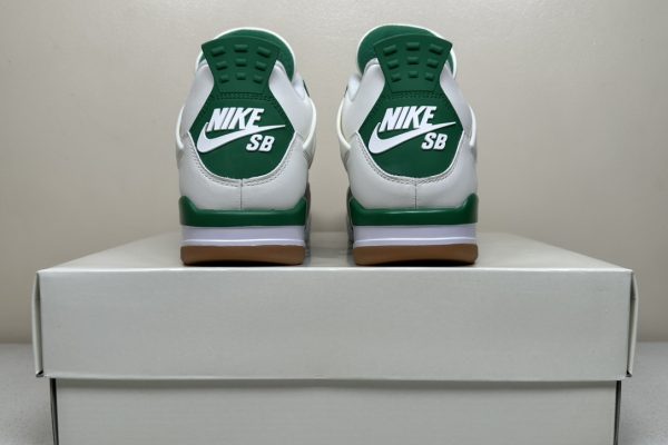 Jordan 4 x SB Pine Green - PK 4.0 Batch 7
