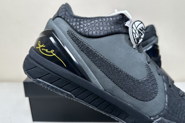 Kobe 4 Protro Gift of Mamba - Max Batch 4