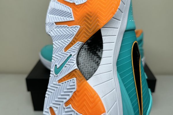 Kobe 4 Protro UNDFTD Derozan - Max Batch 1