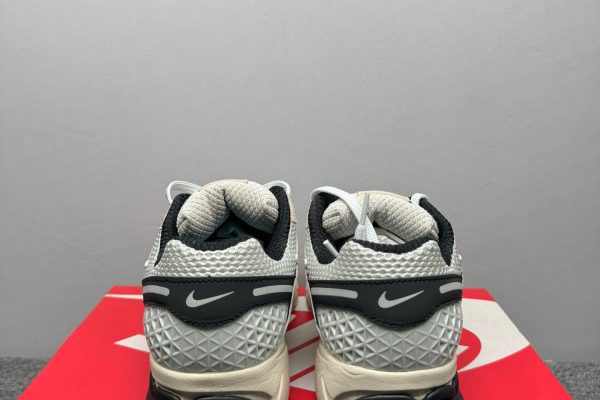 Nike Vomero 5 Supersonic Light Bone Black 5