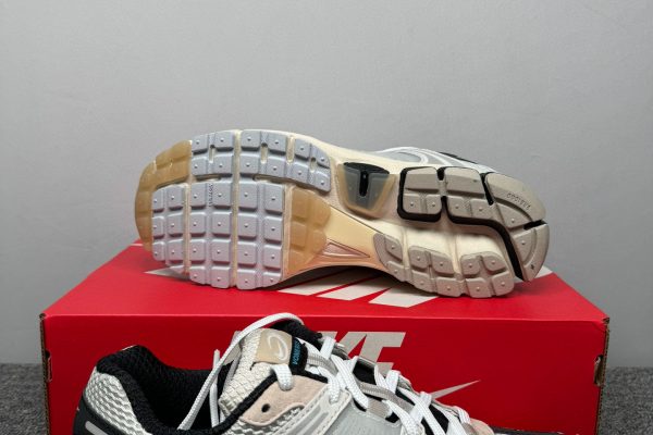 Nike Vomero 5 Supersonic Light Bone Black 6