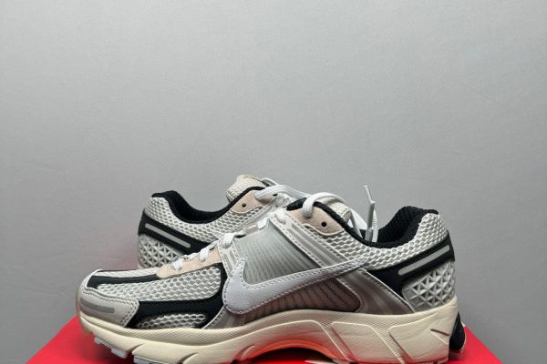 Nike Vomero 5 Supersonic Light Bone Black 8