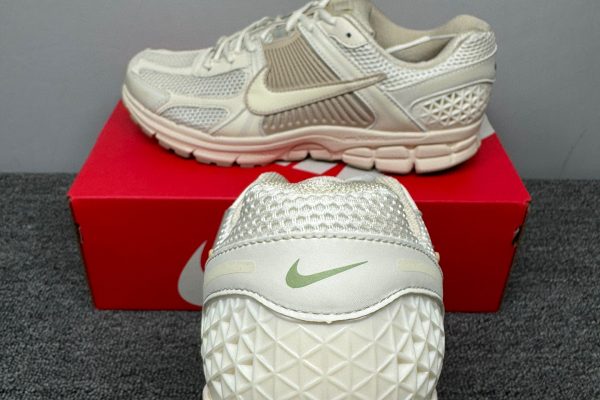 Nike Zoom Vomero 5 Sand Drift - Z Batch 5