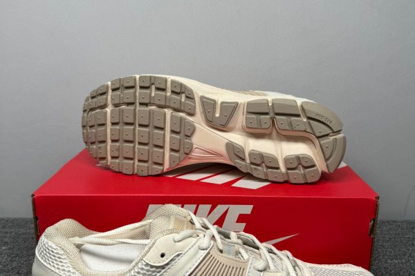 Nike Zoom Vomero 5 Sand Drift - Z Batch 6