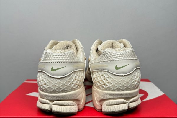 Nike Zoom Vomero 5 Sand Drift - Z Batch 7
