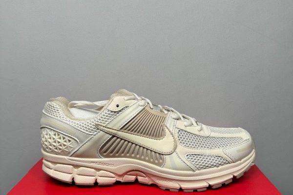 Nike Zoom Vomero 5 Sand Drift - Z Batch