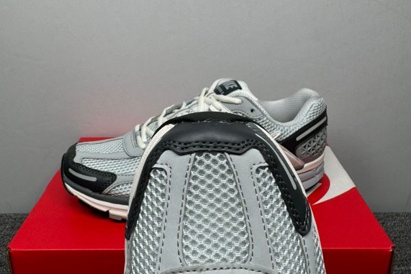 Nike Zoom Vomero 5 Thunder Blue - Z Batch 6