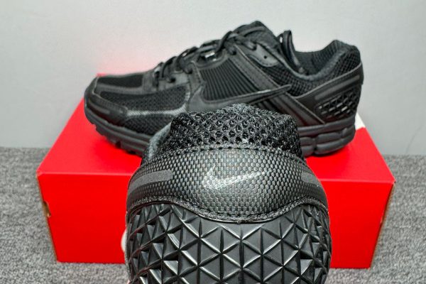 Nike Zoom Vomero 5 Triple Black - Z Batch 2