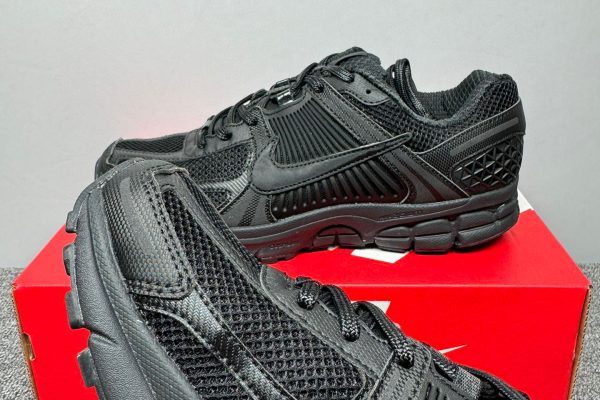 Nike Zoom Vomero 5 Triple Black - Z Batch 3