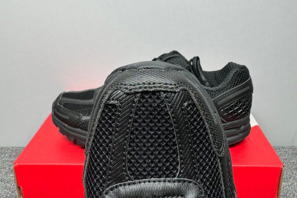 Nike Zoom Vomero 5 Triple Black - Z Batch 6