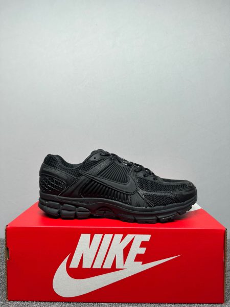 Nike Zoom Vomero 5 Triple Black - Z Batch