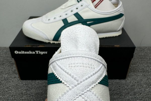Onitsuka Tiger Slip-on White Velvet Pine - PH Batch 1