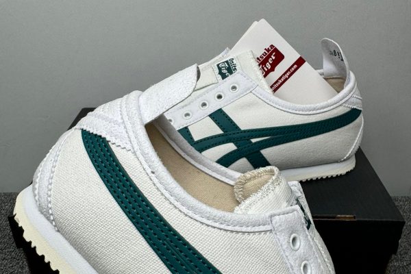 Onitsuka Tiger Slip-on White Velvet Pine - PH Batch 3