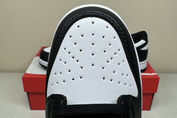 SB Dunk Panda 2