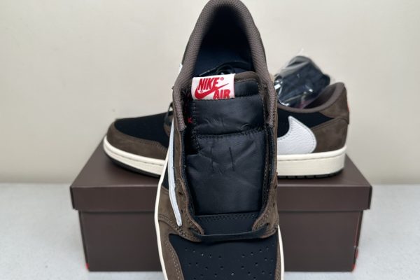Travis Scott Mocha Low - PK 4.0 Batch 4