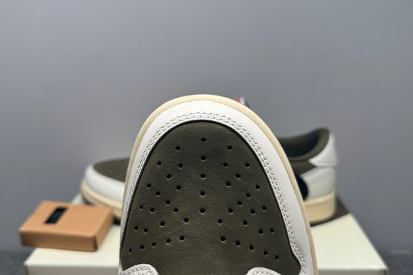 Travis Scott Olive Low - FK Batch 1