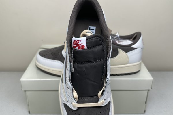 Travis Scott Reverse Mocha Low - PK 4.0 Batch 4